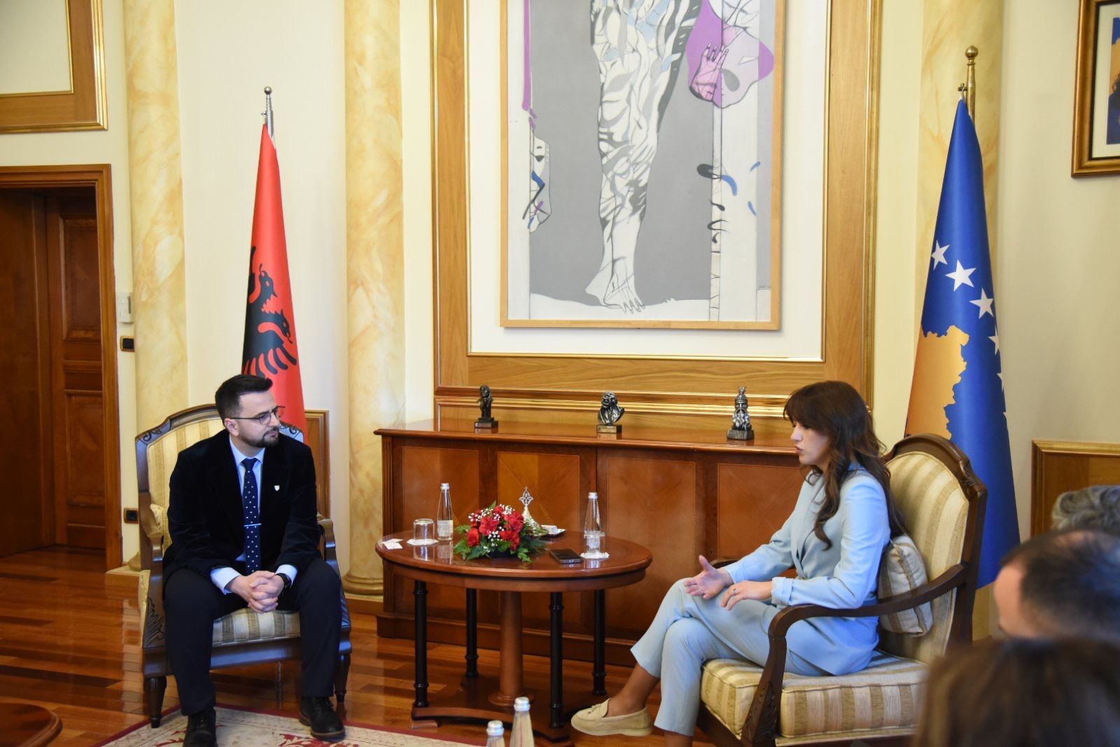 Avokati I Popullit, Endrit Shabani Pritet Në Kosovë Nga Kryetarja E Shtetit, Al…